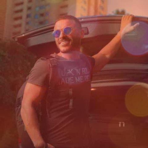 خاطراتو فراموش میکنم مو به موشو از آرمین زارعی + متن کامل آهنگ خاطراتو فراموش میکنم مو به موشو از آرمین زارعی + متن کامل آهنگ