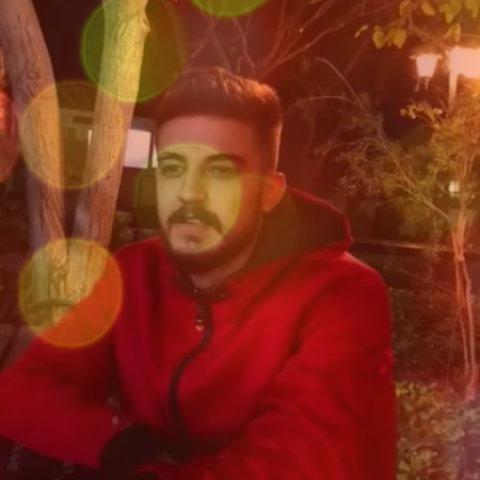 آهنگ من بچه پایین بودم تو اون بالا بود خونتون از آبراهام آهنگ من بچه پایین بودم تو اون بالا بود خونتون از آبراهام