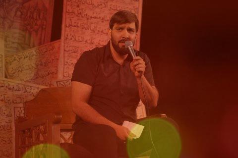 مداحی قیام می کنم برسم شام کار را تمام می کنم از سجاد محمدی مداحی قیام می کنم برسم شام کار را تمام می کنم از سجاد محمدی